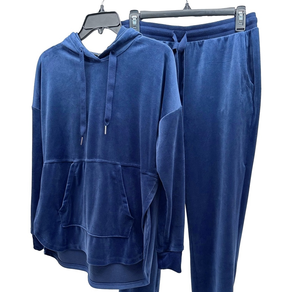 Alfani velour lounge suit. Size small. Dark blue